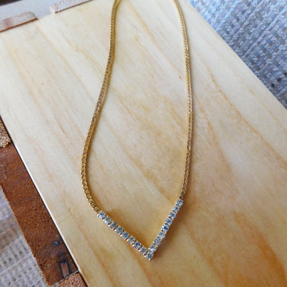 Ladies "V" designed Crystal Necklace